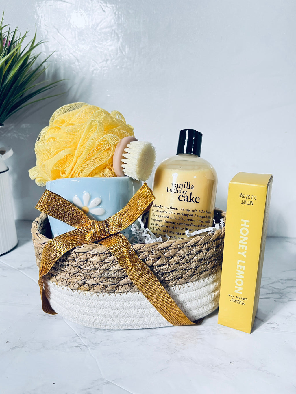 You the Birthday! Daisy Gift Basket